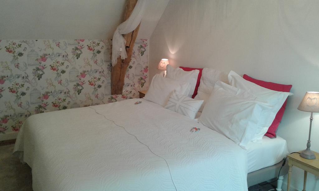 Bed and Breakfast La Cle Des Jardins Nouatre Екстер'єр фото