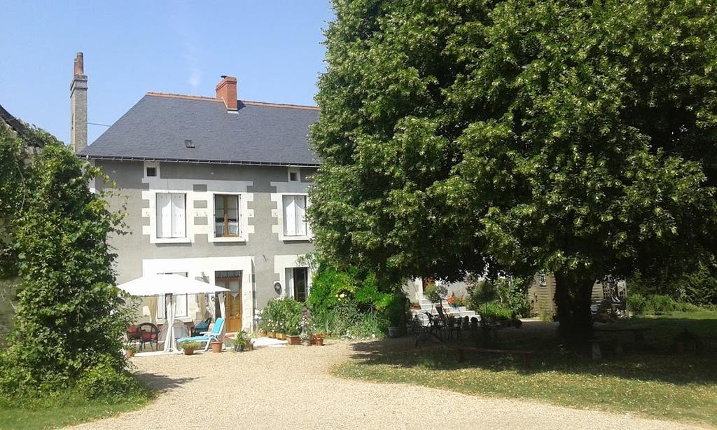 Bed and Breakfast La Cle Des Jardins Nouatre Екстер'єр фото