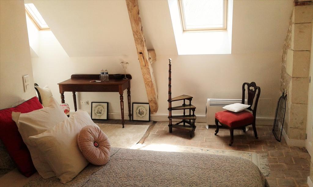 Bed and Breakfast La Cle Des Jardins Nouatre Екстер'єр фото